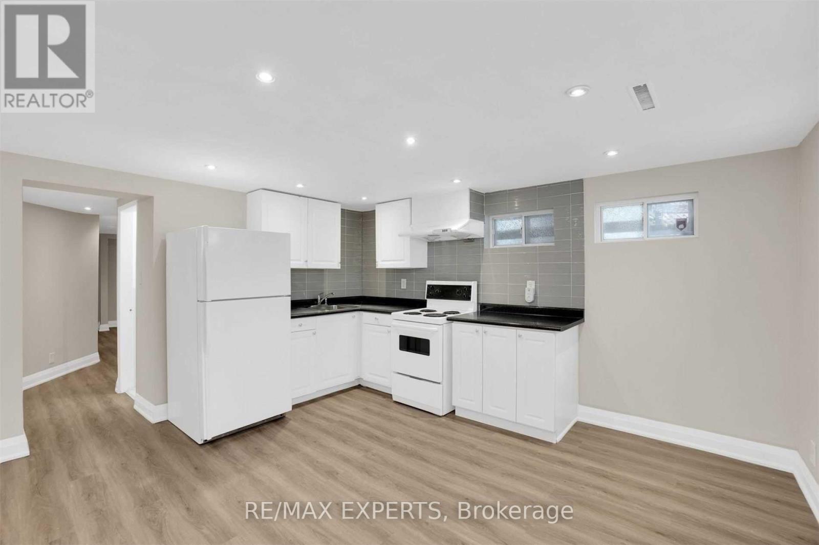 18 Robson Place Property Photo 24