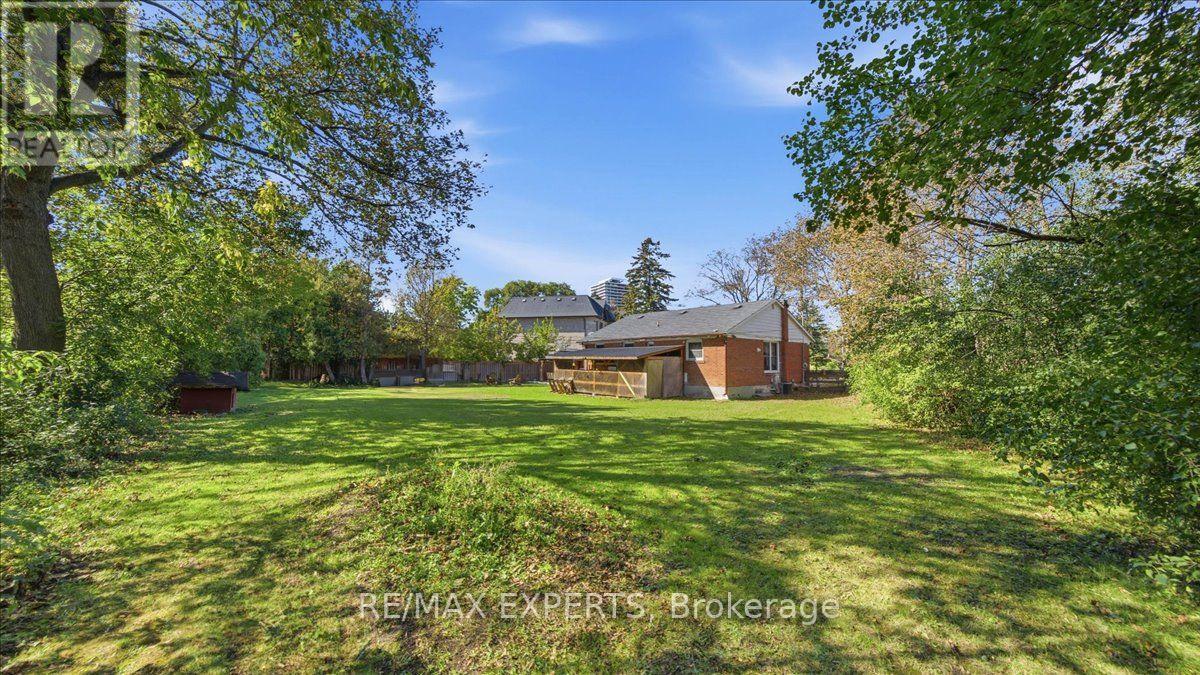 18 Robson Place Property Photo 28