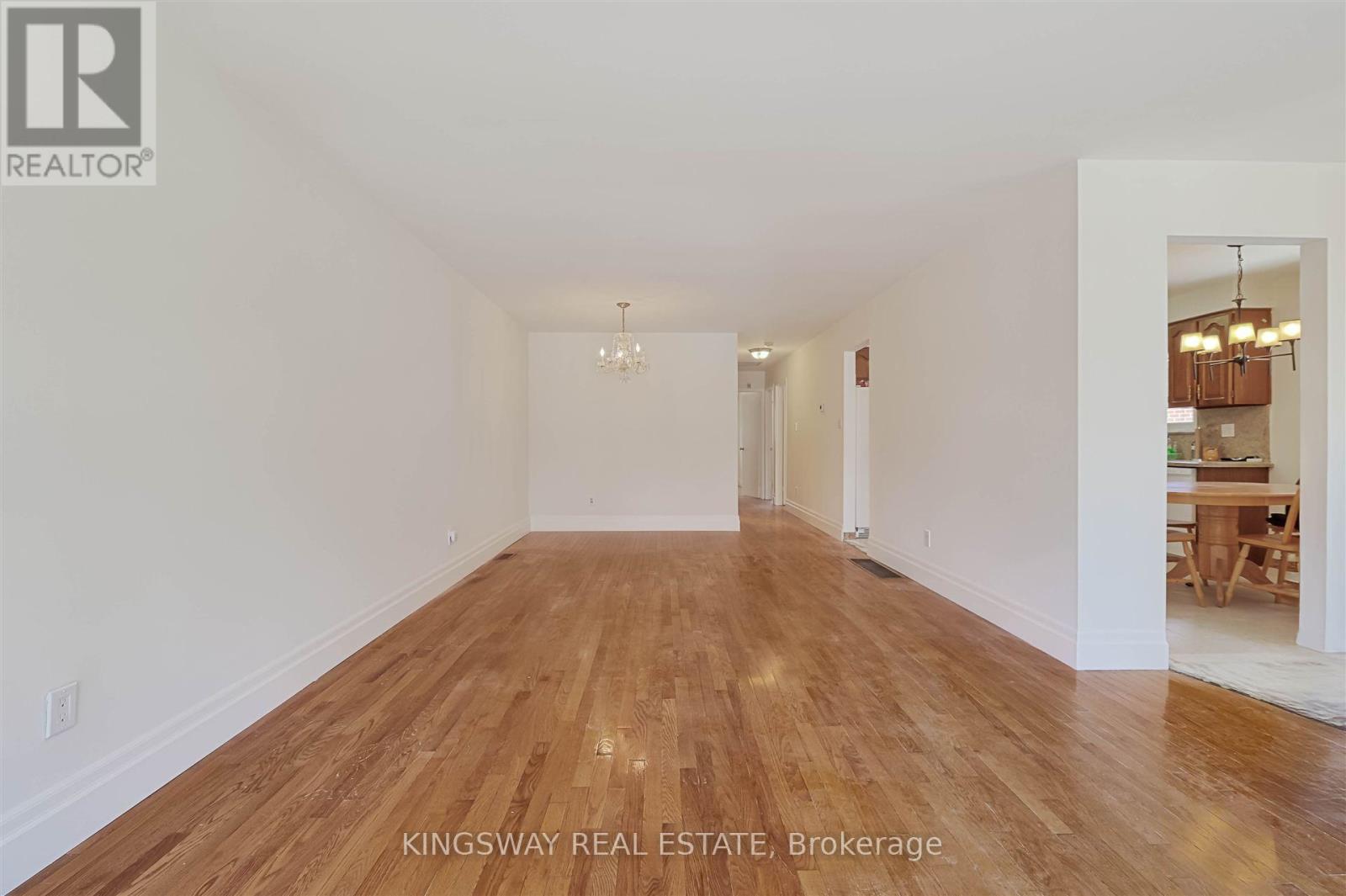 184 Edmonton Drive Property Photo 2