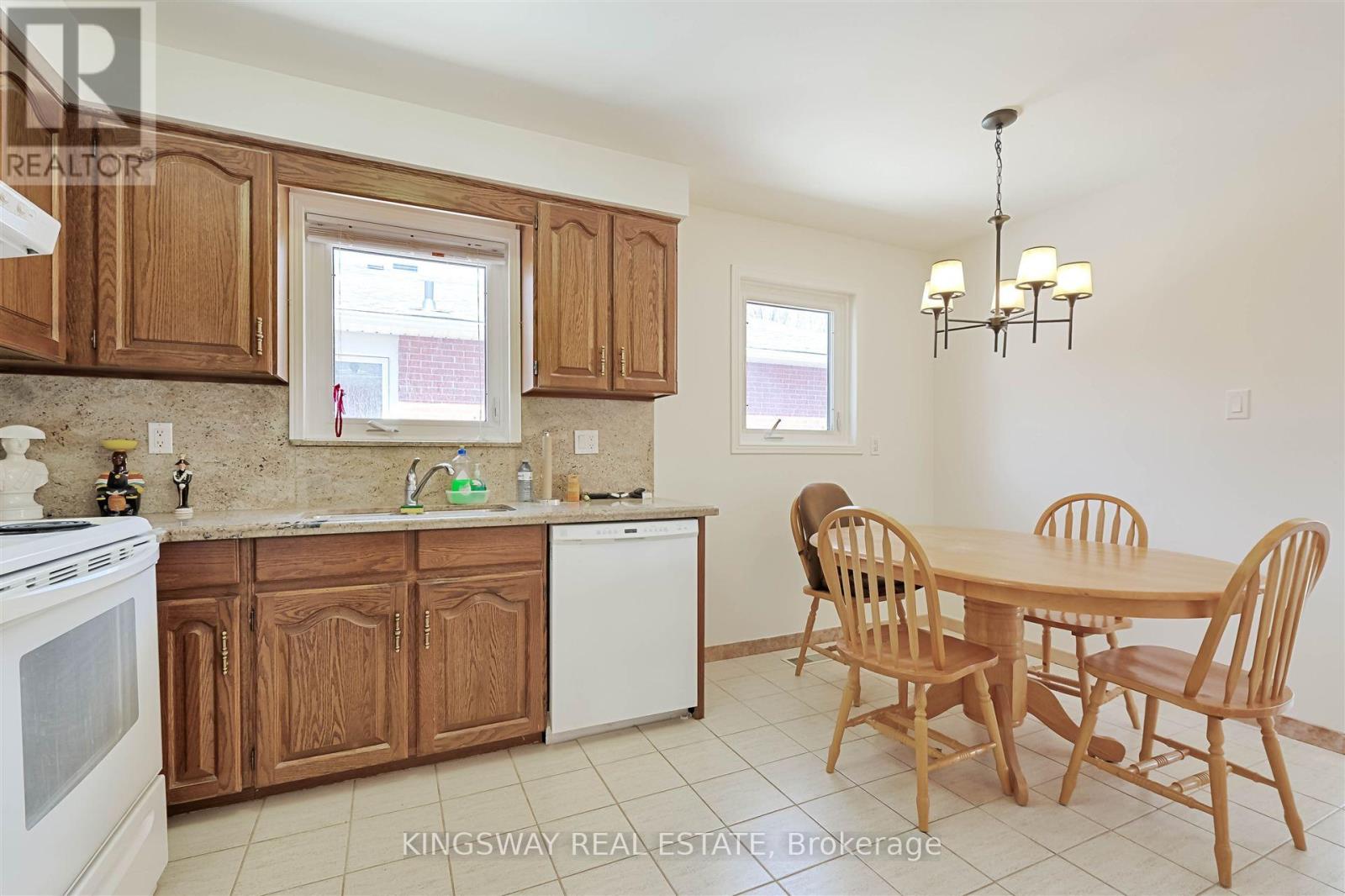 184 Edmonton Drive Property Photo 4