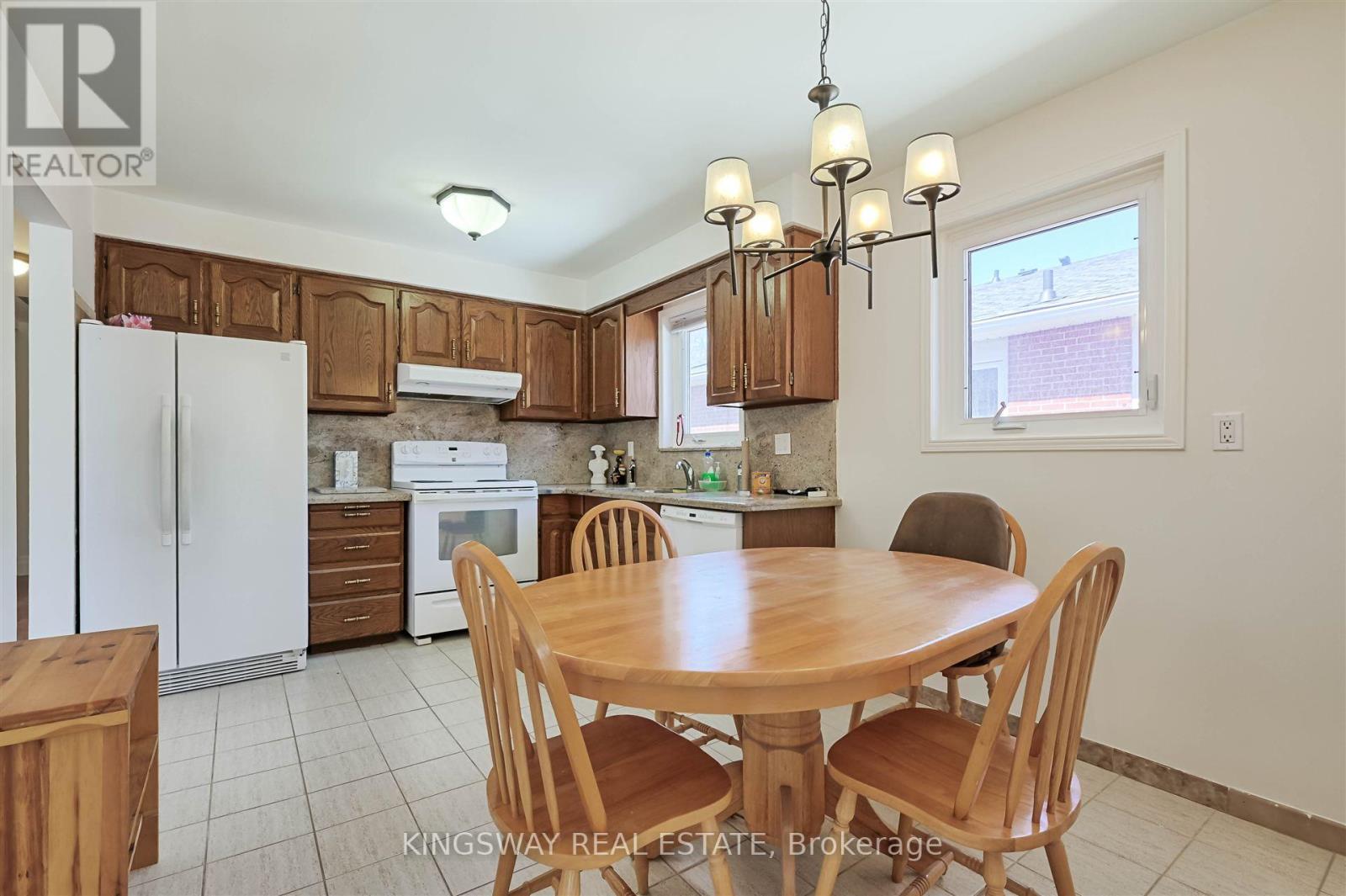 184 Edmonton Drive Property Photo 5