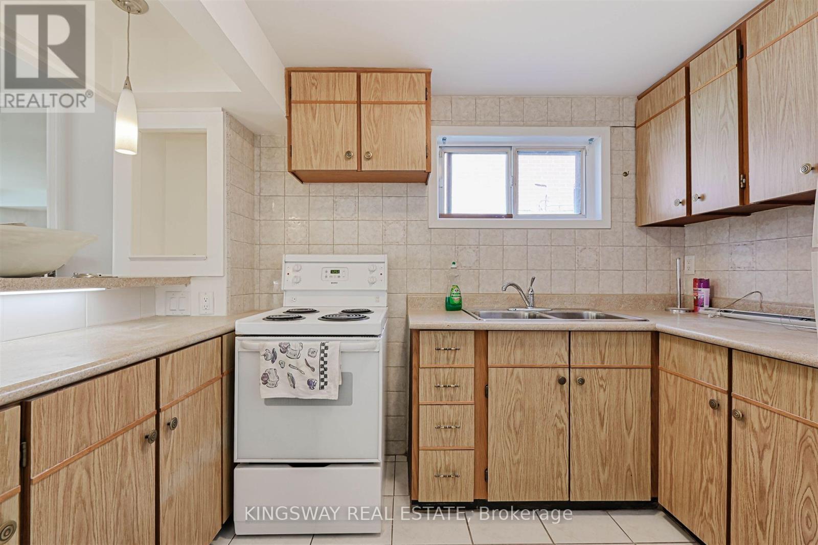 184 Edmonton Drive Property Photo 18