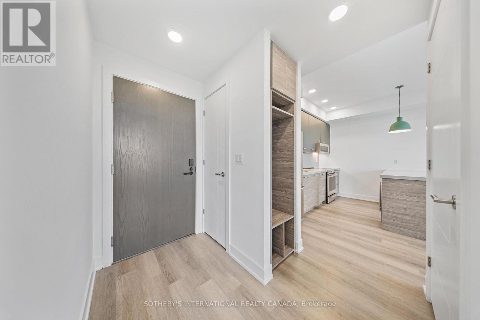 705 - 484 Spadina Avenue Property Photo 1