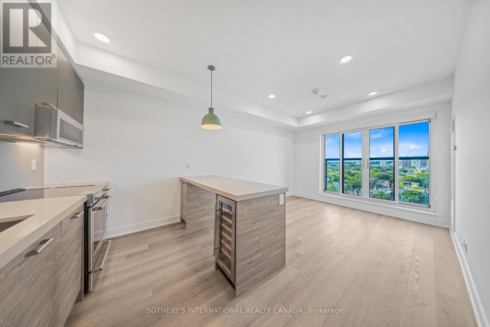 705 - 484 Spadina Avenue Property Photo 3