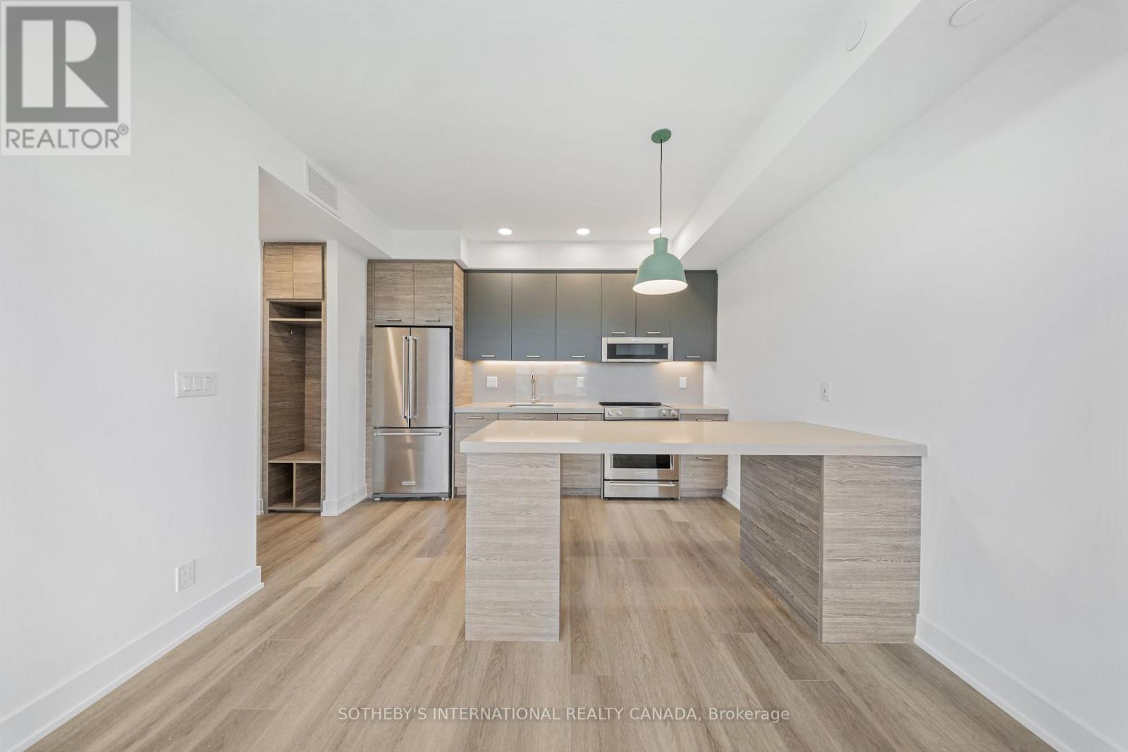 705 - 484 Spadina Avenue Property Photo 8