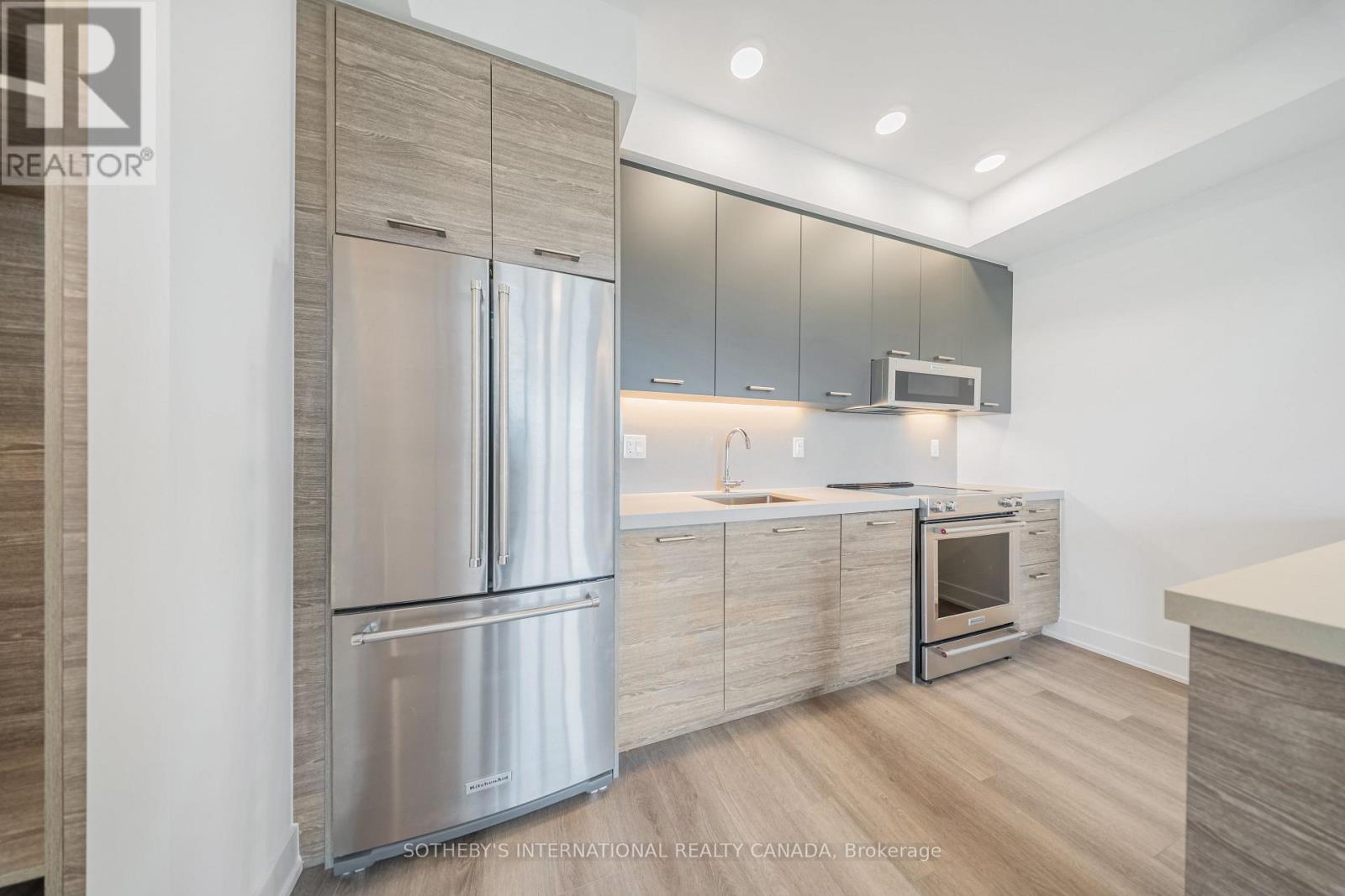 705 - 484 Spadina Avenue Property Photo 9