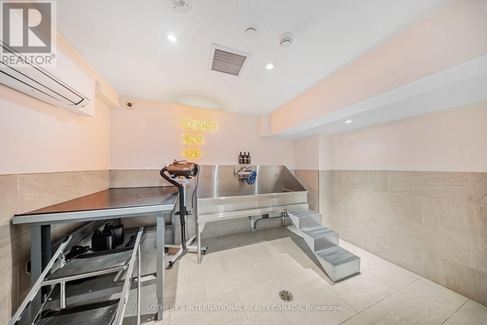 705 - 484 Spadina Avenue Property Photo 46