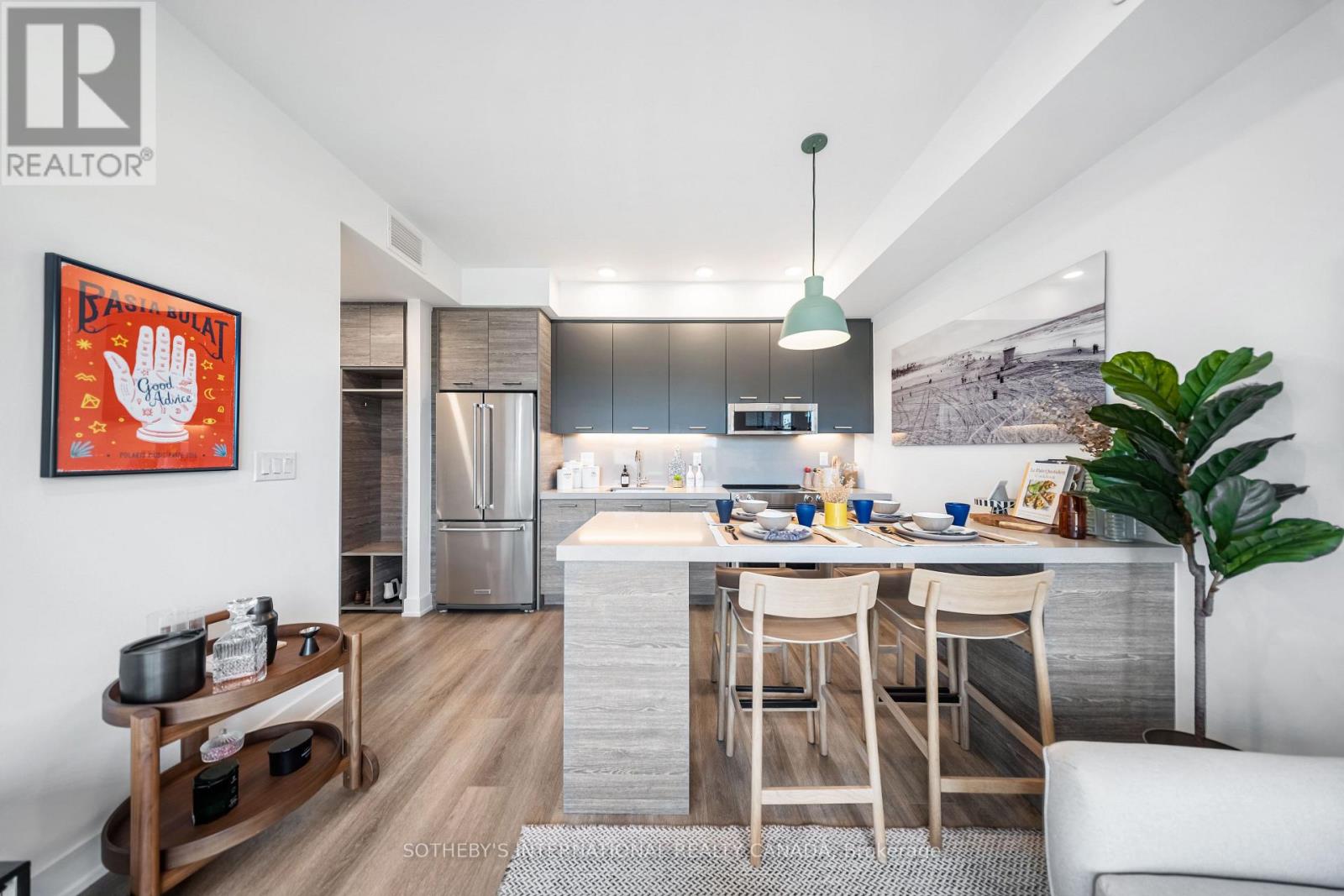 210 - 484 Spadina Avenue Property Photo 11