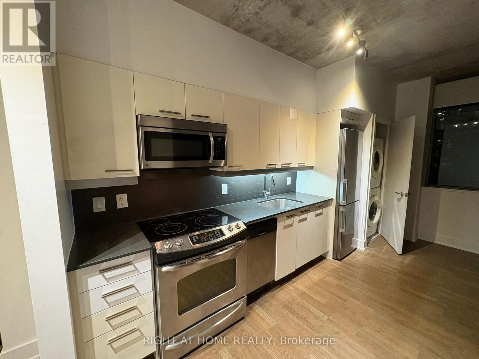 602 - 90 Trinity Street Property Photo 7