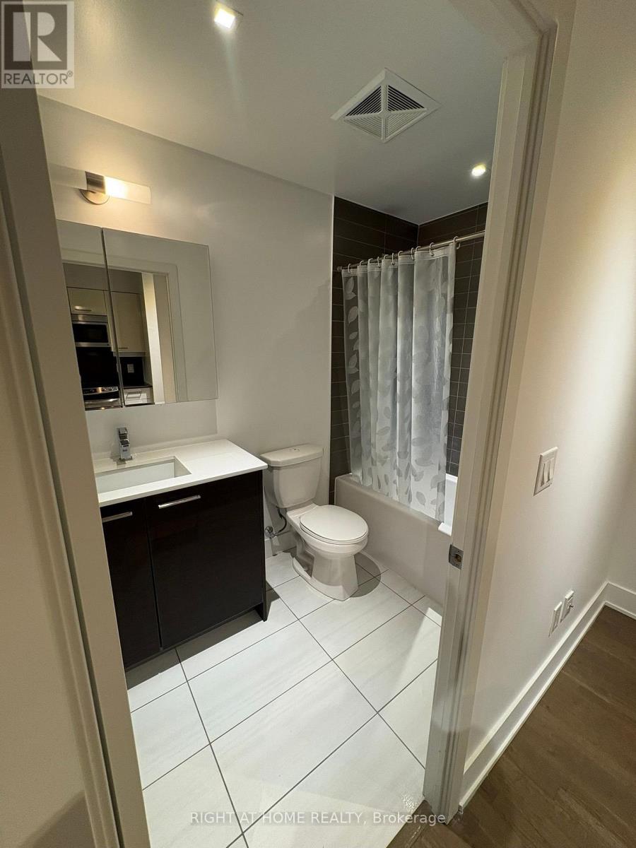 602 - 90 Trinity Street Property Photo 10