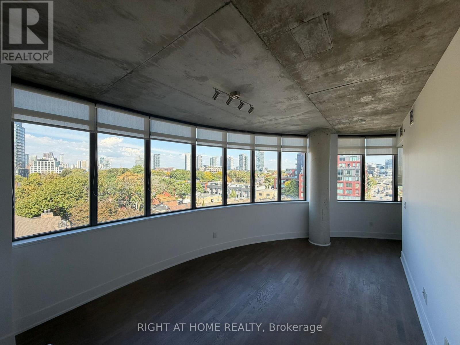 602 - 90 Trinity Street Property Photo 12