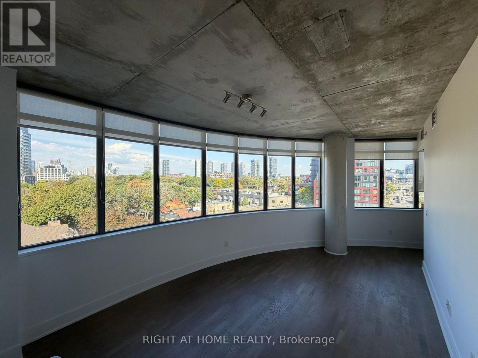 602 - 90 Trinity Street Property Photo 13