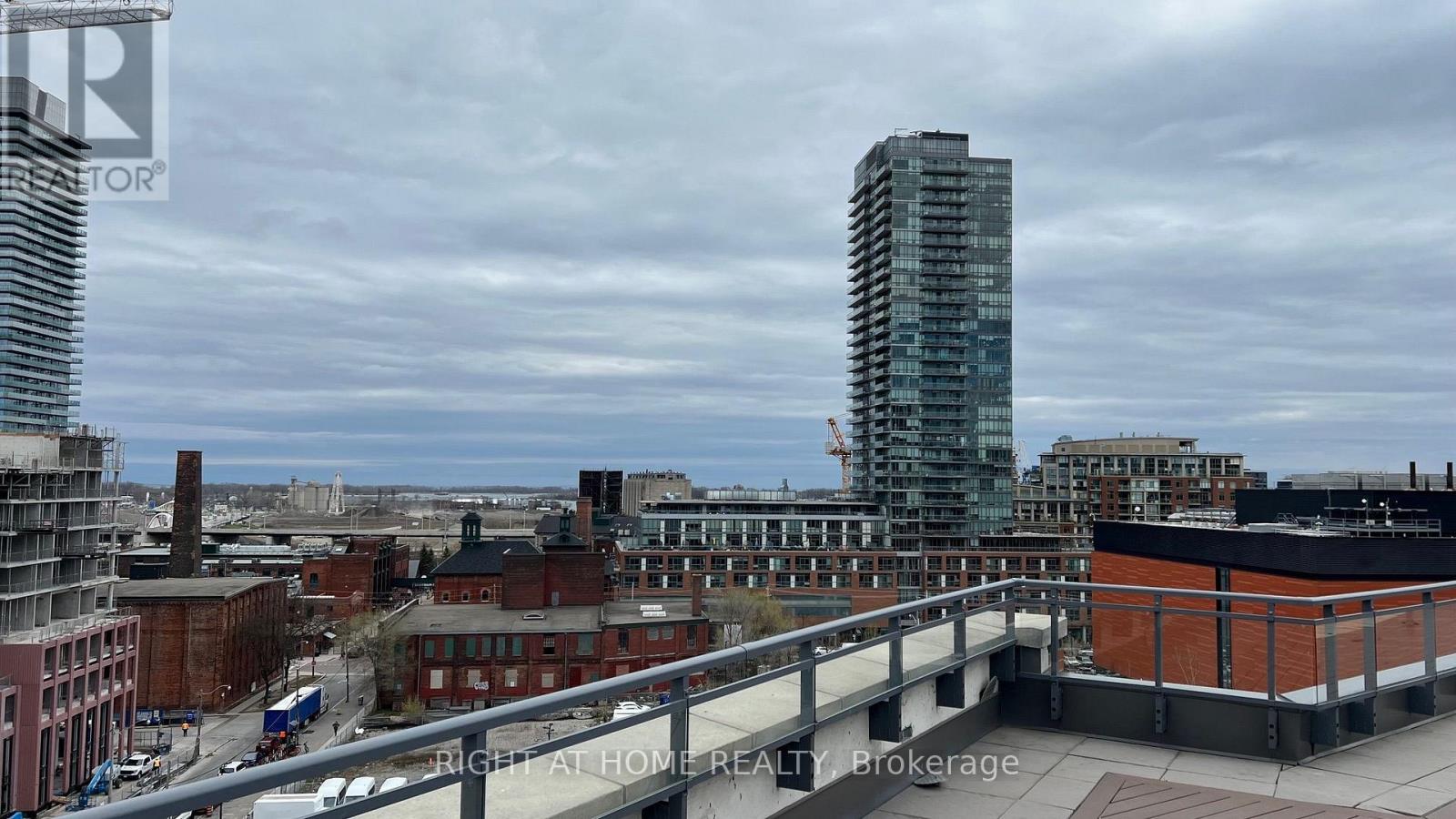 602 - 90 Trinity Street Property Photo 24