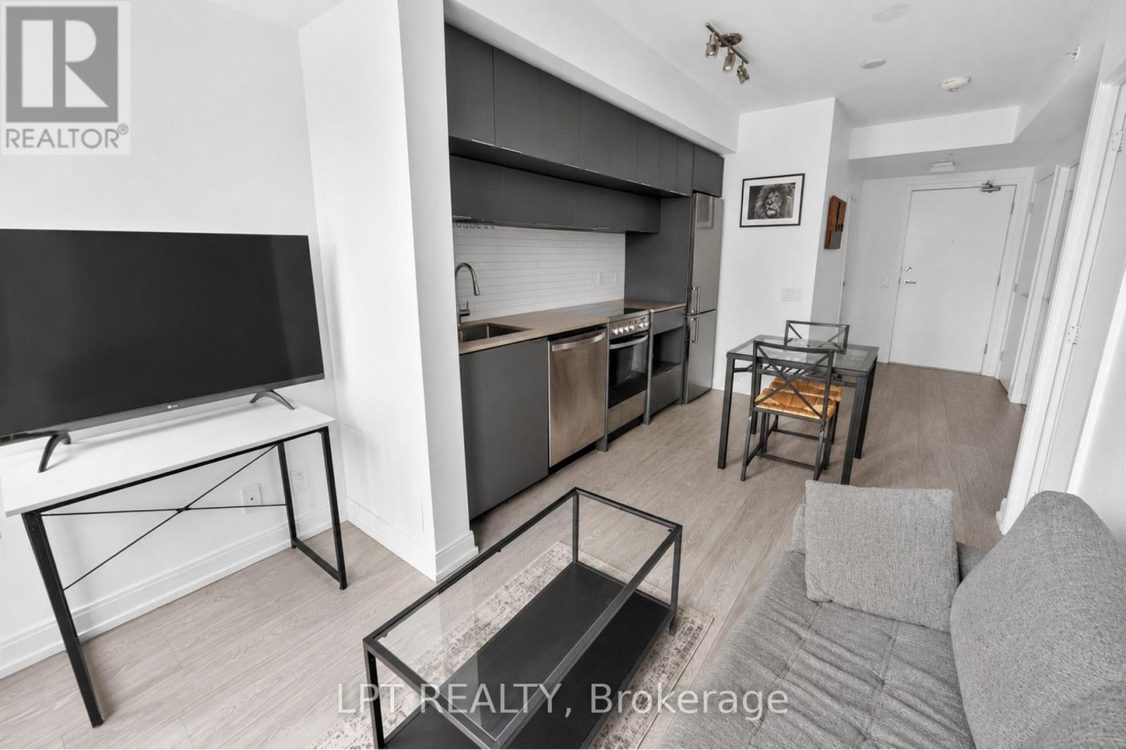 807 - 181 Dundas Street E Property Photo 10