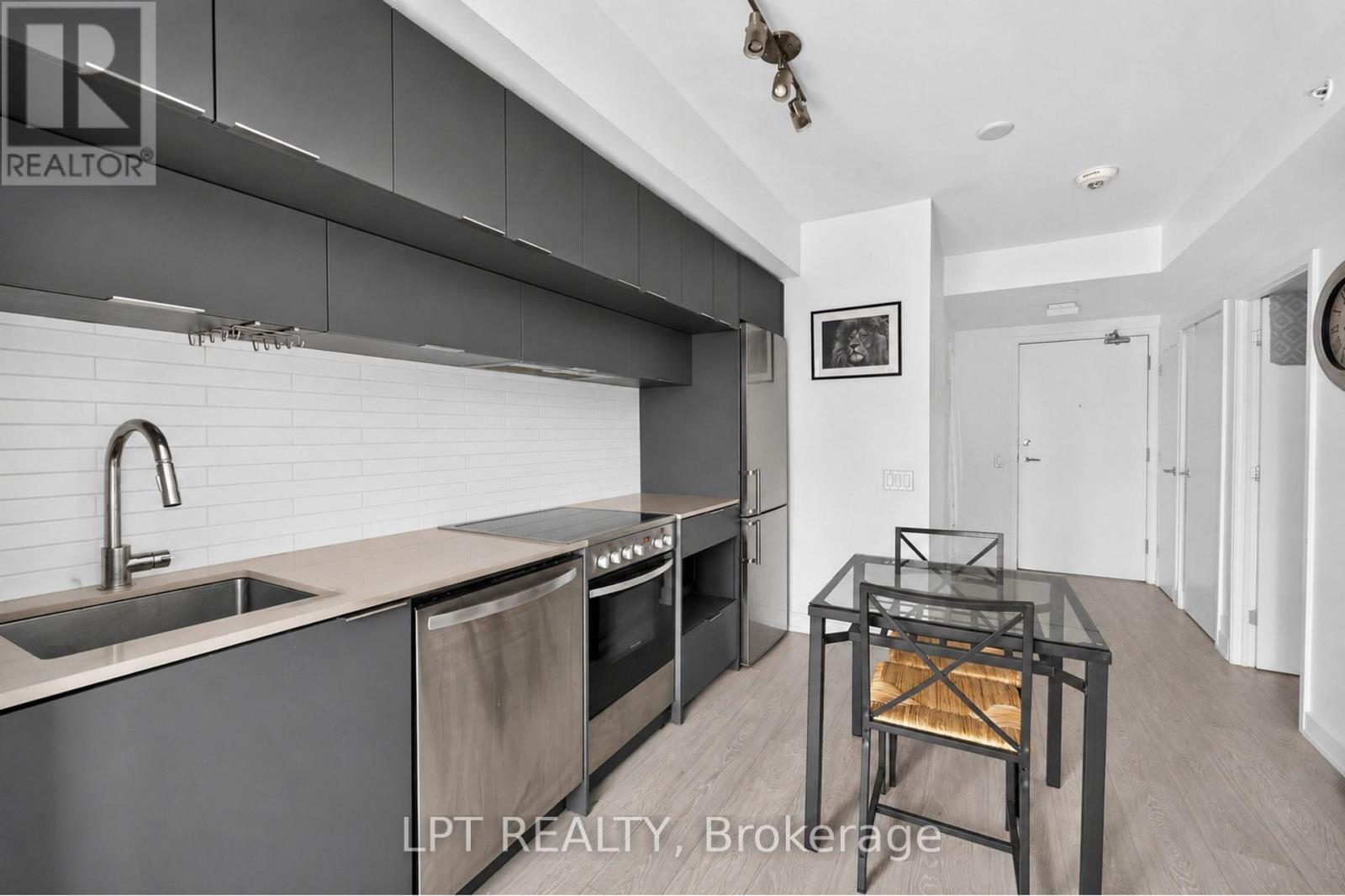 807 - 181 Dundas Street E Property Photo 12