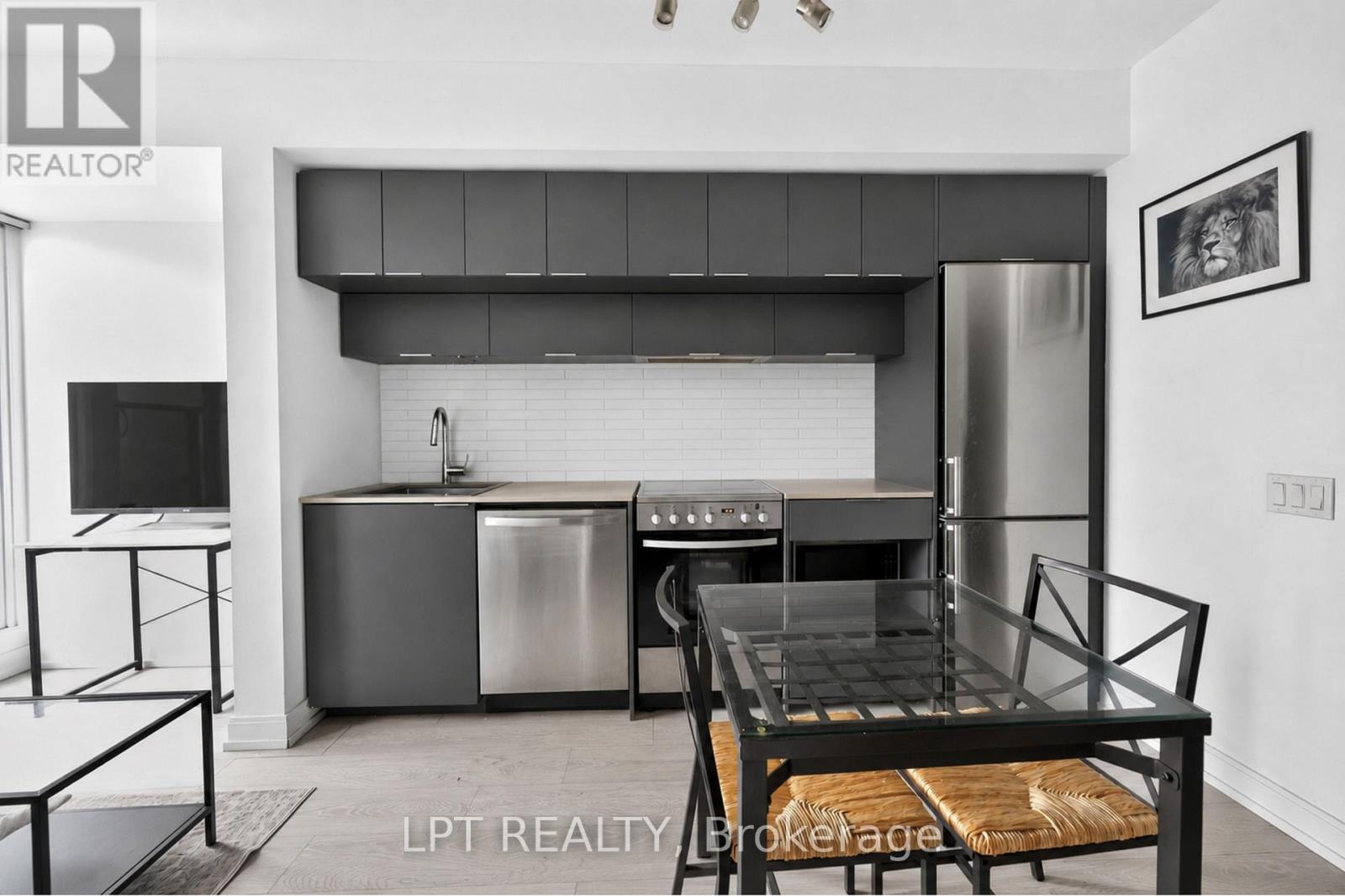 807 - 181 Dundas Street E Property Photo 13