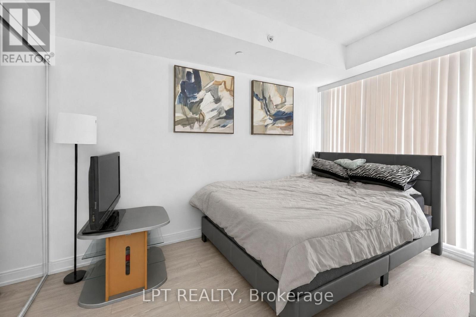 807 - 181 Dundas Street E Property Photo 14