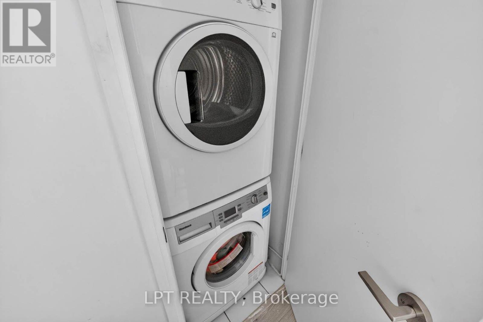 807 - 181 Dundas Street E Property Photo 17