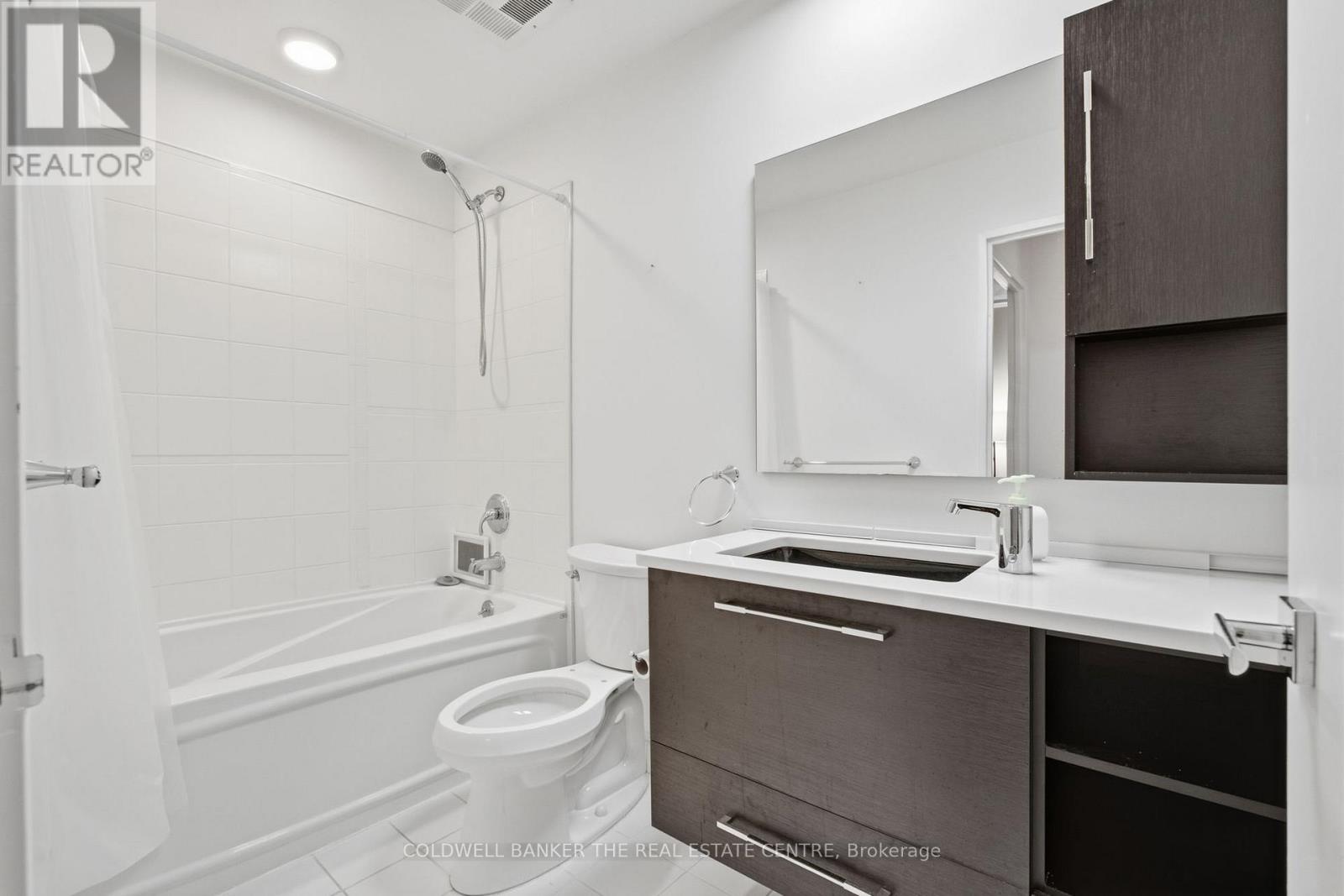 501 - 36 Charlotte Street Property Photo 14
