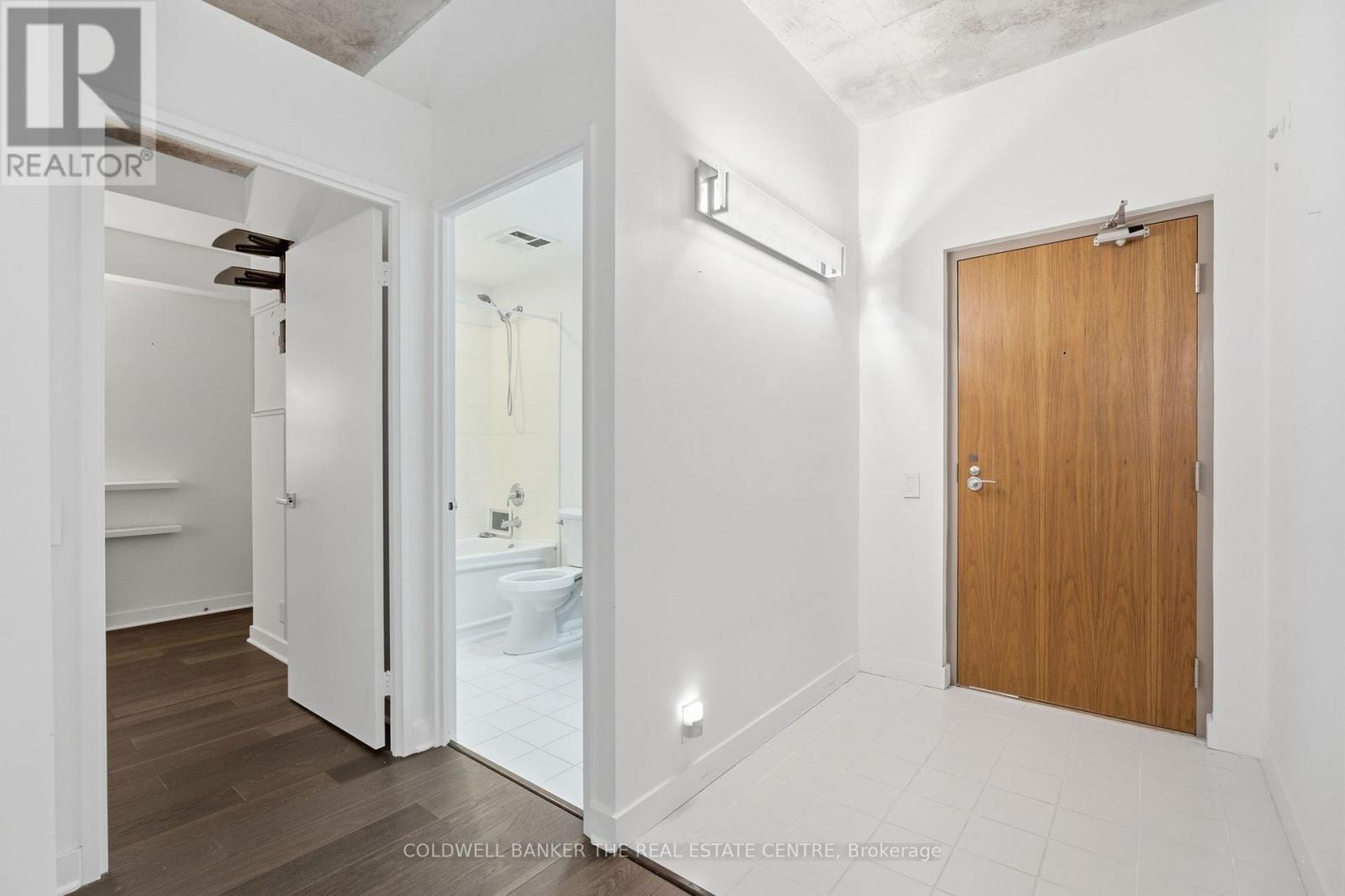 501 - 36 Charlotte Street Property Photo 16