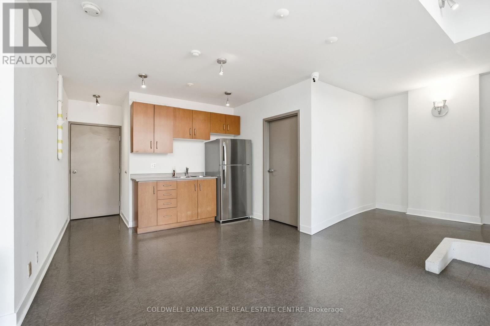 501 - 36 Charlotte Street Property Photo 22