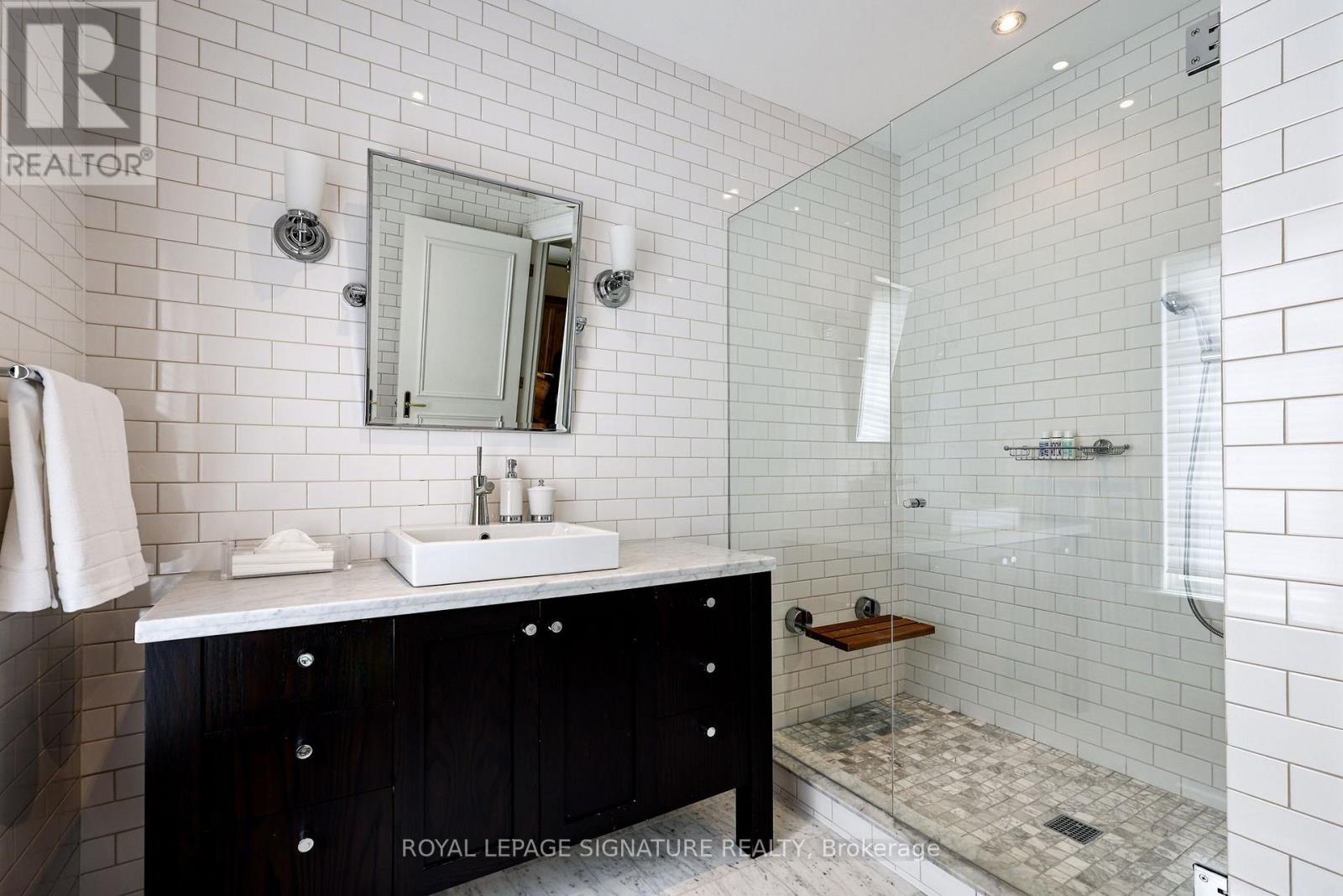 6 Vernham Avenue Property Photo 35