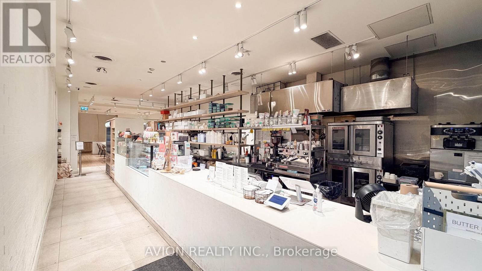 114 Dundas Street W Property Photo 12
