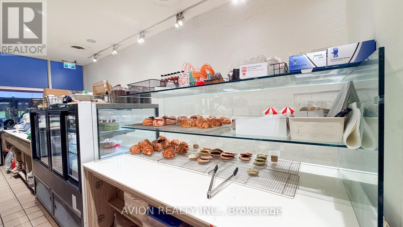 114 Dundas Street W Property Photo 13