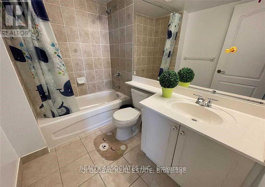1106 - 2 Clairtrell Road Property Photo 6