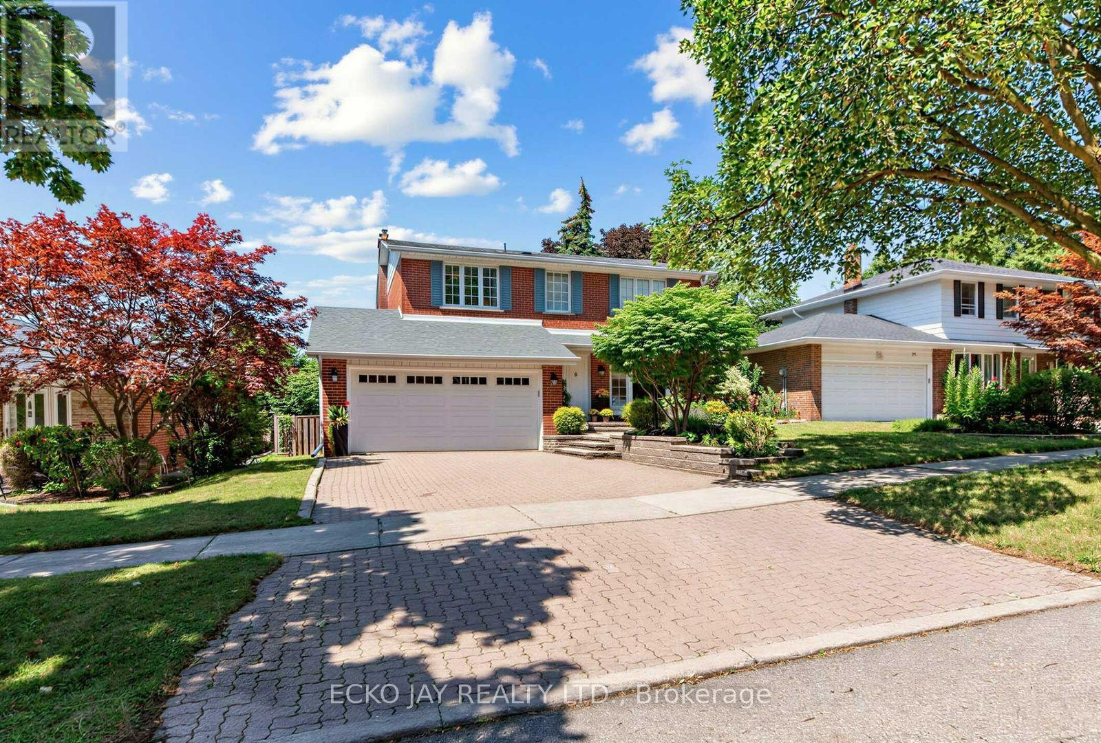 22 Meadowglade Crescent Property Photo 1