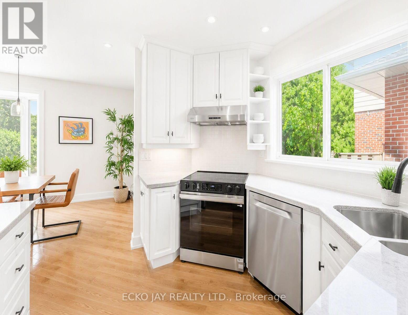 22 Meadowglade Crescent Property Photo 15