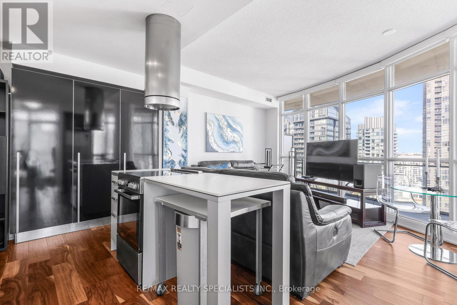 2908 - 38 Dan Leckie Way Property Photo 14