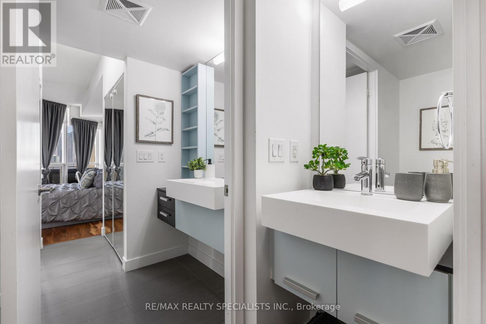 2908 - 38 Dan Leckie Way Property Photo 19