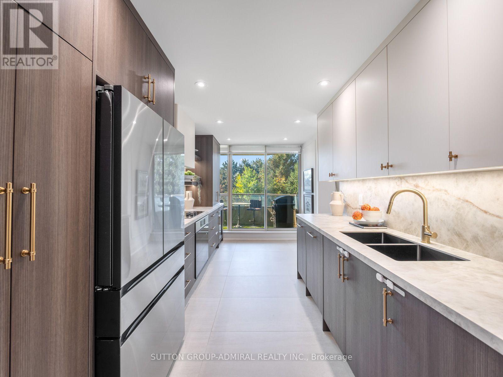 208 - 10 Torresdale Avenue Property Photo 3