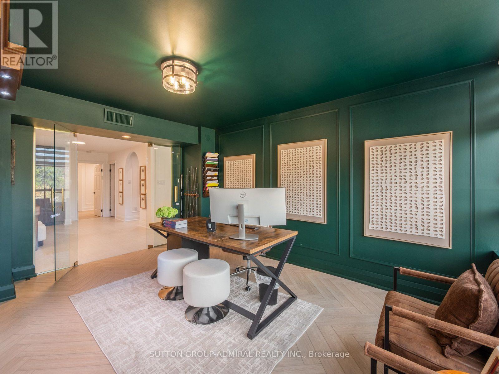 208 - 10 Torresdale Avenue Property Photo 20