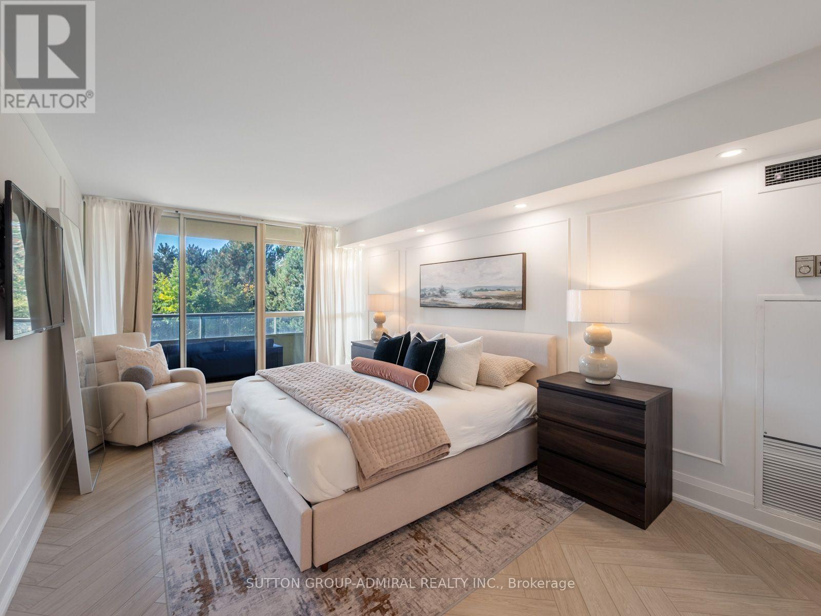 208 - 10 Torresdale Avenue Property Photo 22