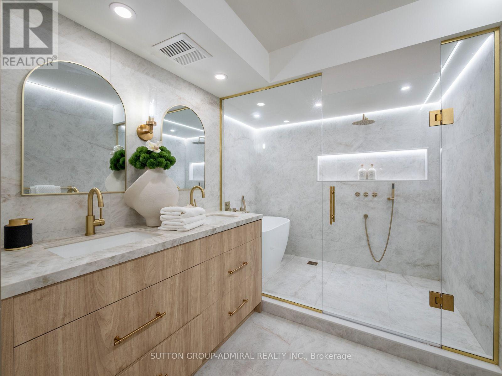 208 - 10 Torresdale Avenue Property Photo 24