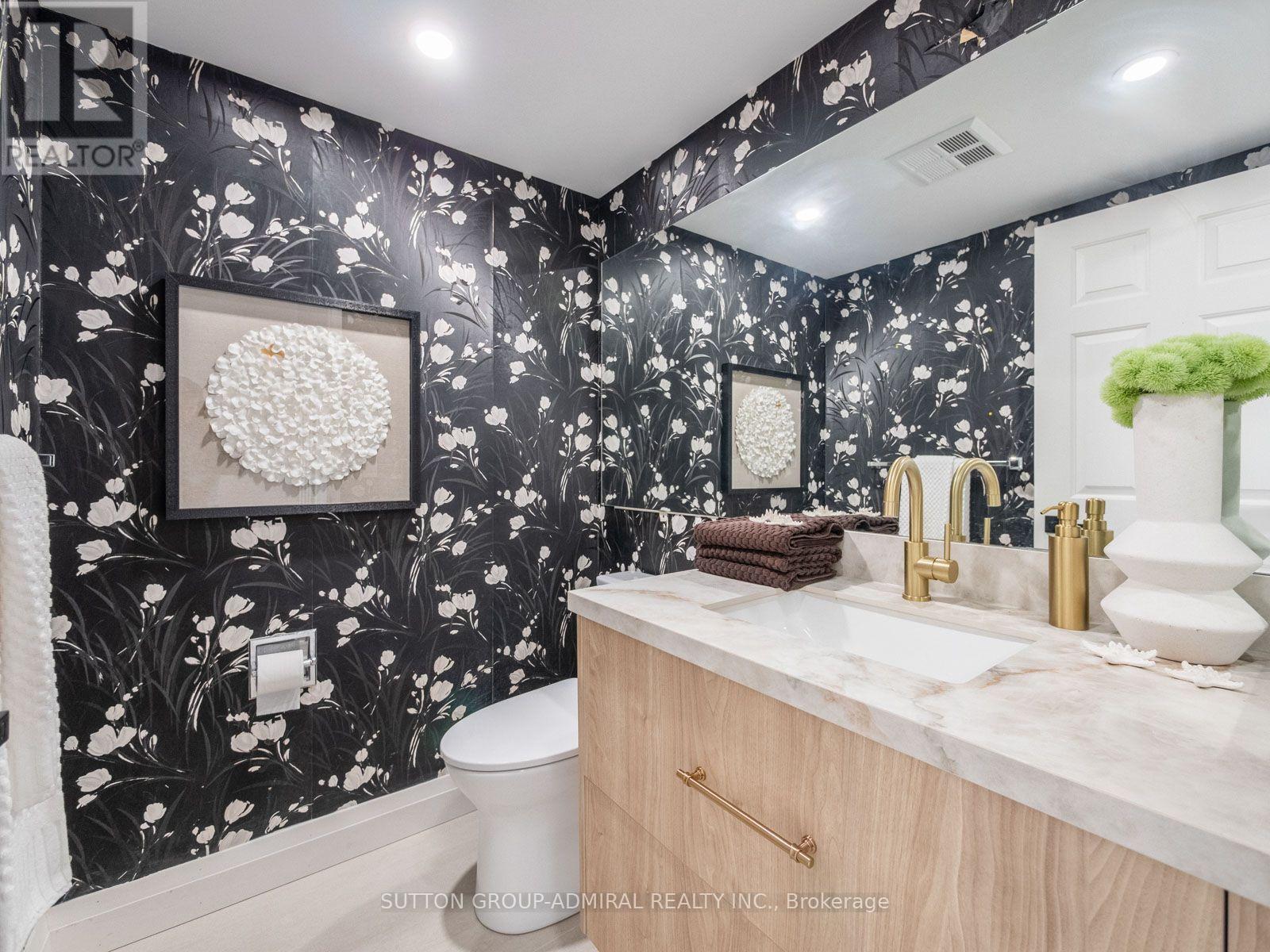 208 - 10 Torresdale Avenue Property Photo 30