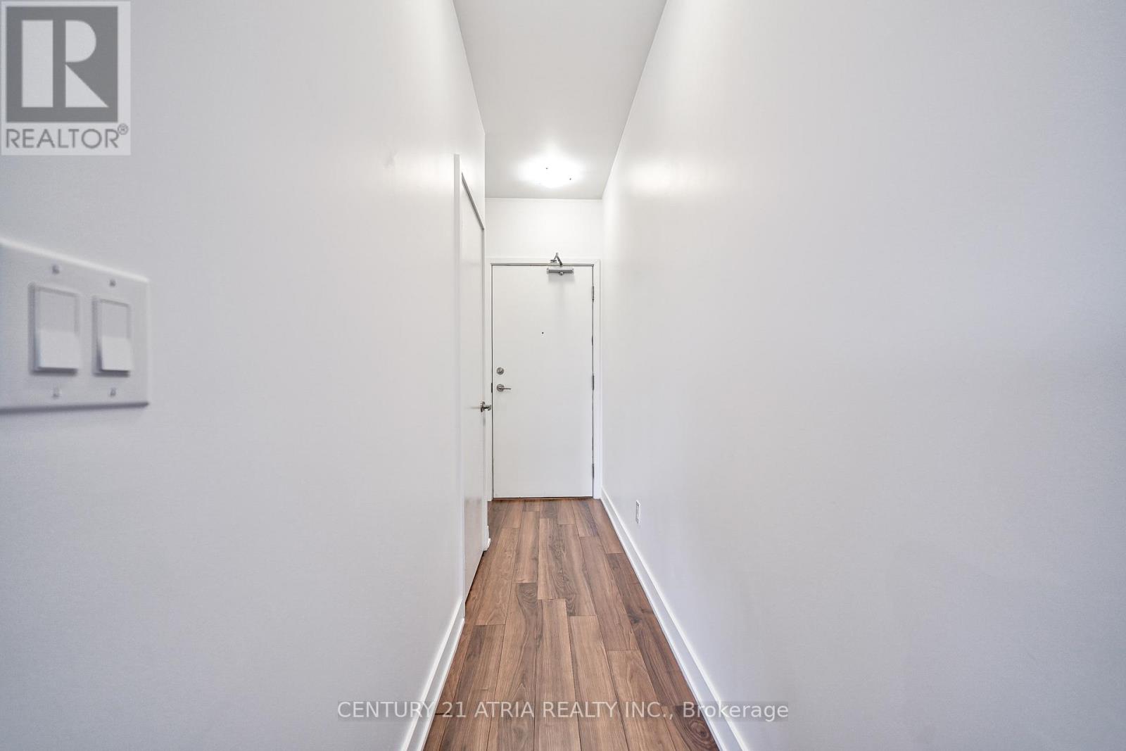 1003 - 210 Simcoe Street Property Photo 13