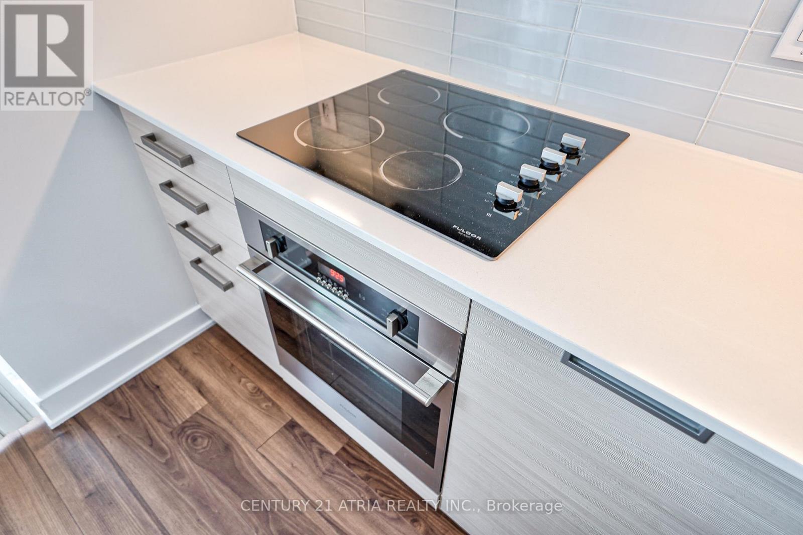 1003 - 210 Simcoe Street Property Photo 19