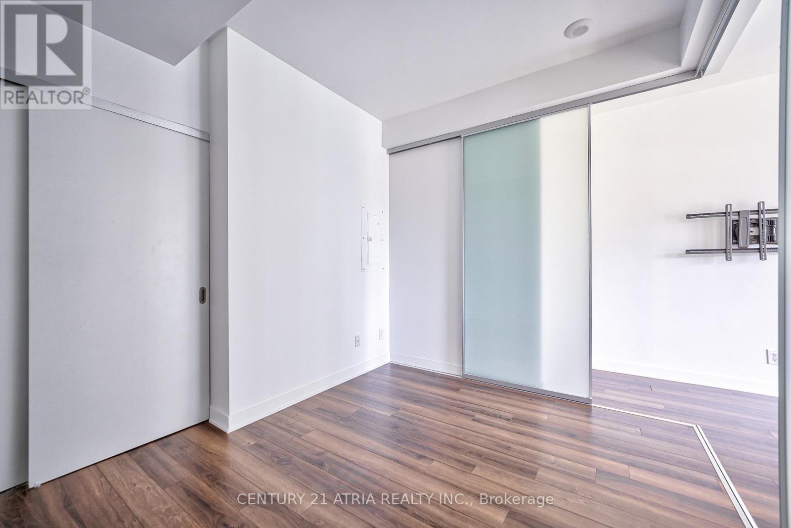 1003 - 210 Simcoe Street Property Photo 23