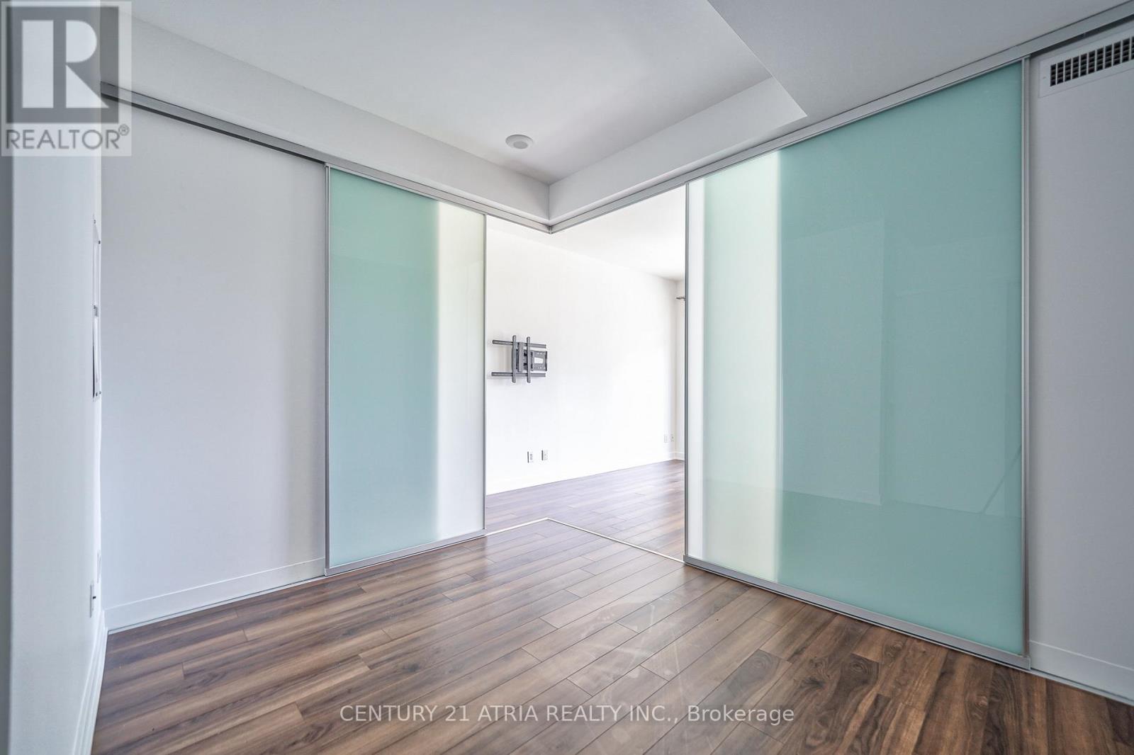 1003 - 210 Simcoe Street Property Photo 24