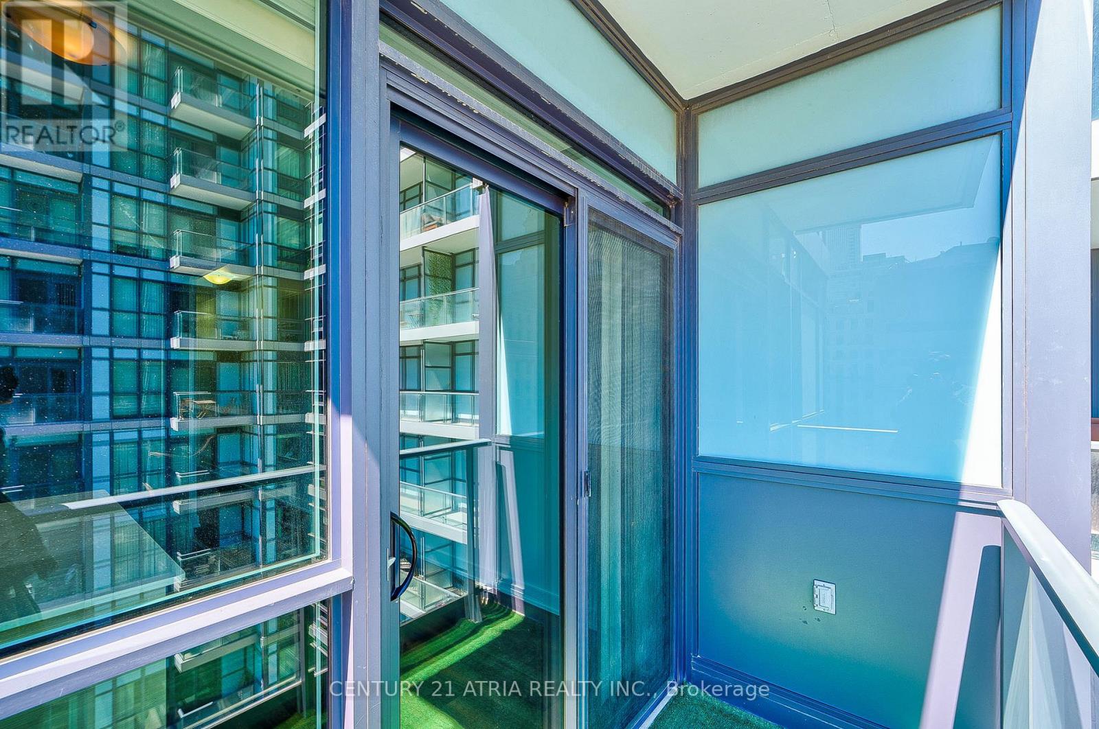 1003 - 210 Simcoe Street Property Photo 30