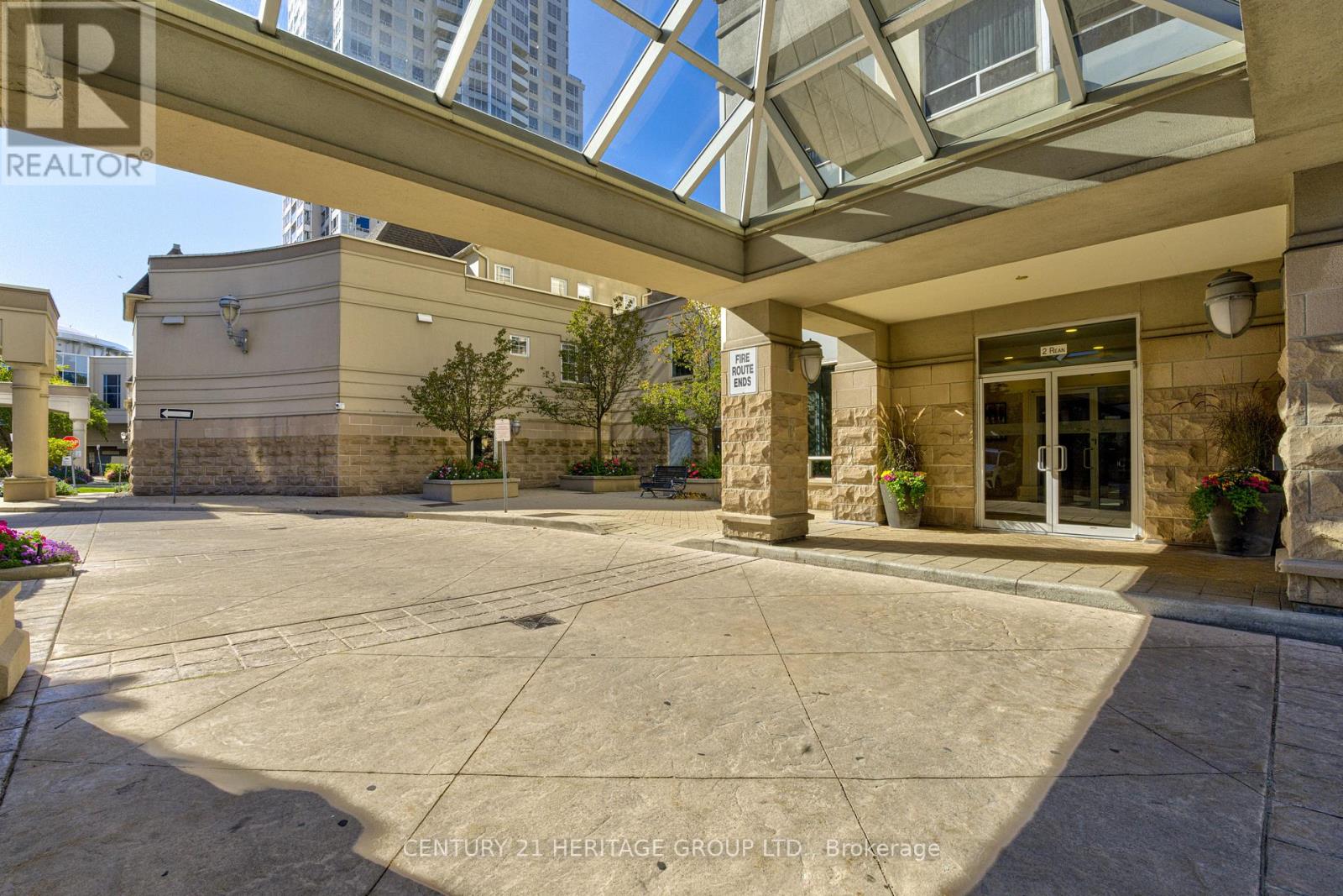 610 - 2 Rean Drive Property Photo 4