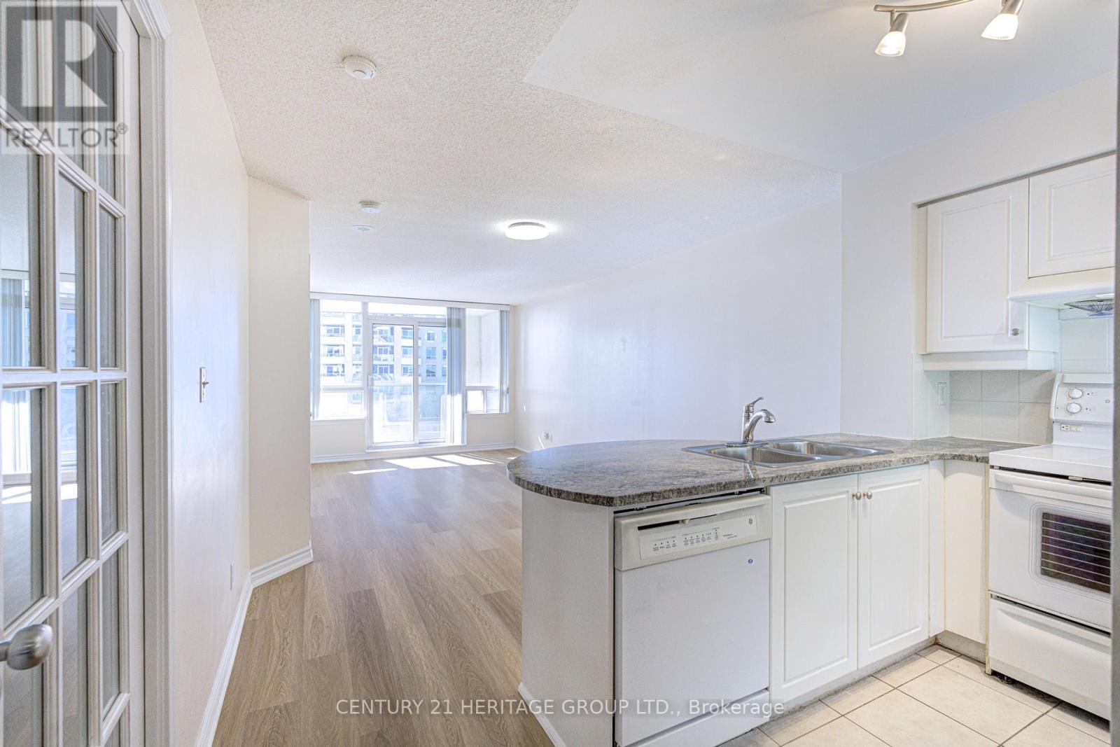 610 - 2 Rean Drive Property Photo 13
