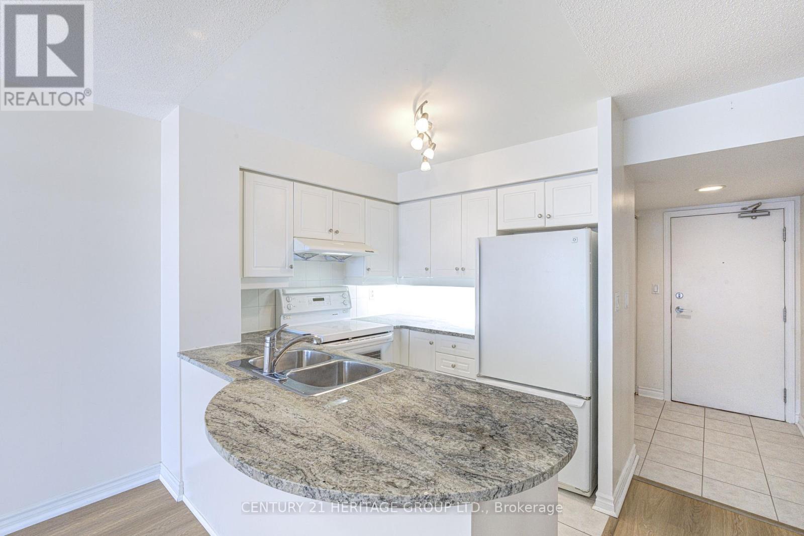 610 - 2 Rean Drive Property Photo 15