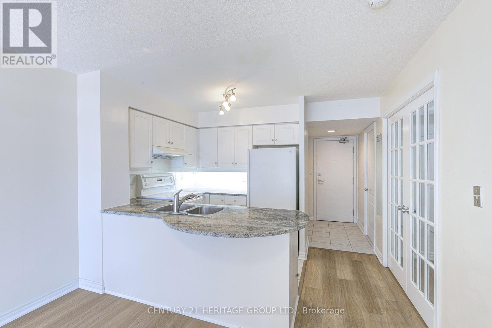 610 - 2 Rean Drive Property Photo 16