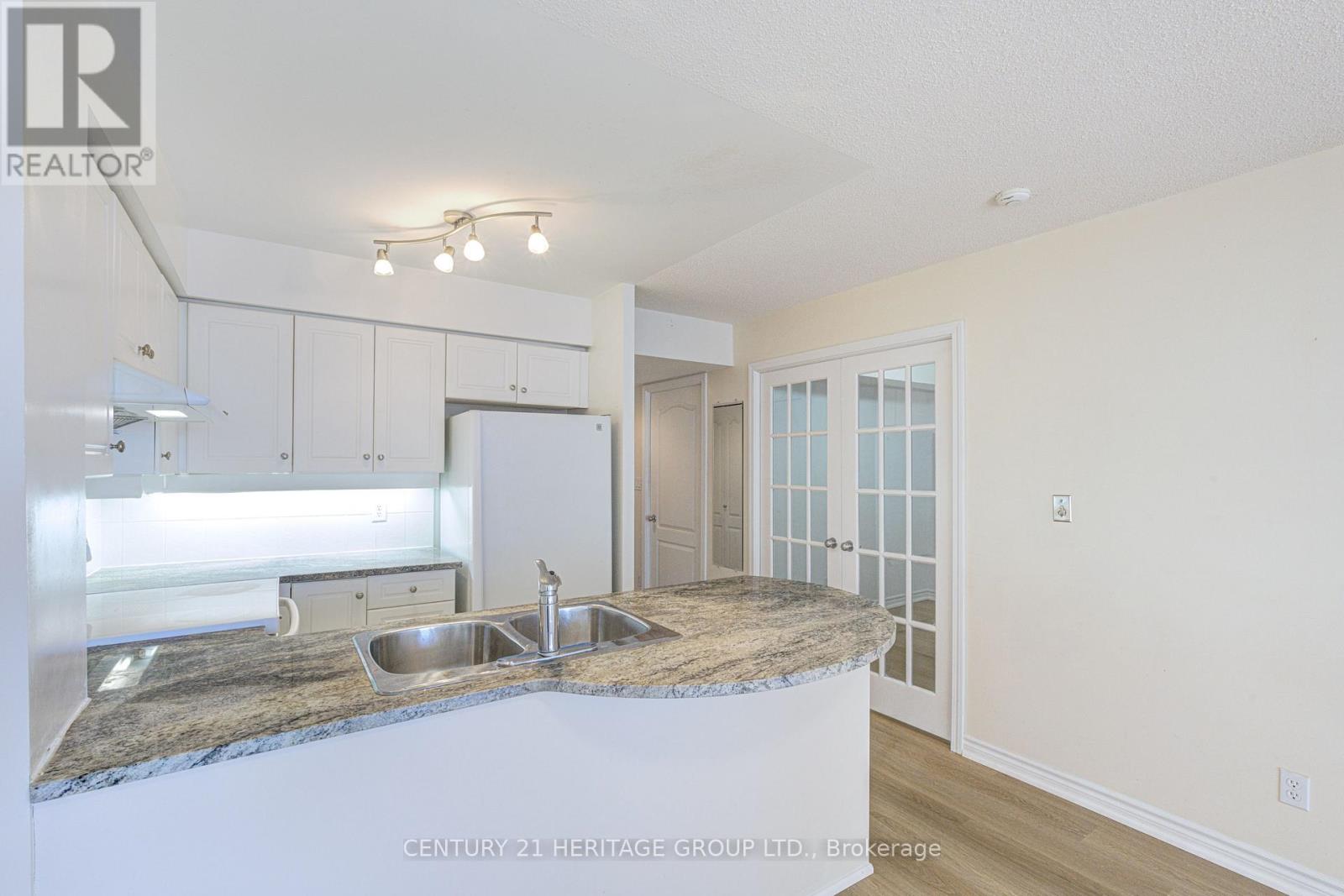 610 - 2 Rean Drive Property Photo 18