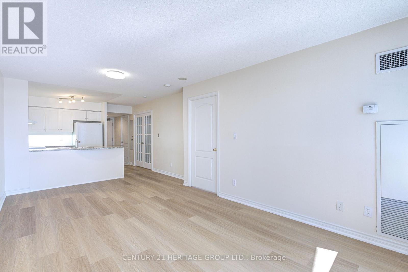 610 - 2 Rean Drive Property Photo 23