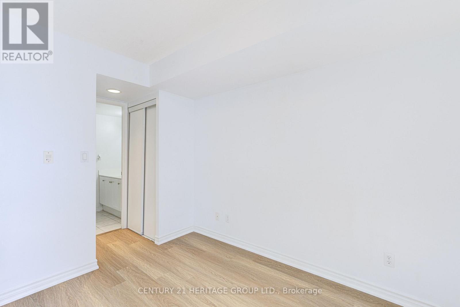 610 - 2 Rean Drive Property Photo 27